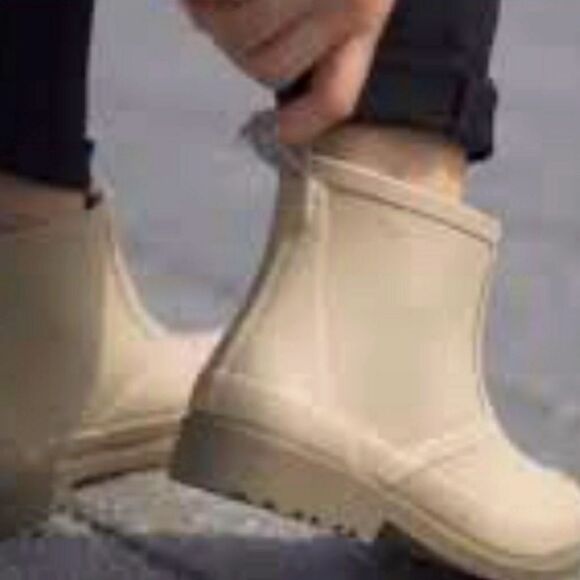 WESTERN CHIEF WATERPROOF CONSTRUCTED RAIN BOOTS - Picture 1 of 15